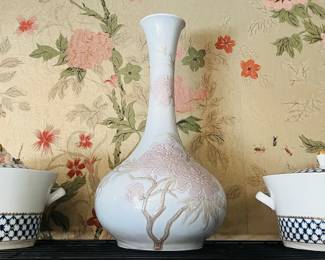 A fine Lladro White w/ Pink Peony Floral Large Porcelain Vase 19" pair of Lomonosov Porcelain Cobalt Net Soup Tureens. 