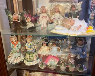 Dolls figurines
