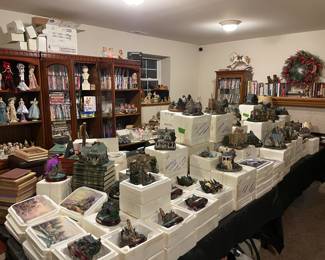 Thomas kincade Hawthorne village series approx 60 pieces