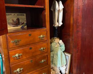 Antique armoire chifferobe