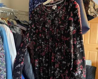 Ladies night gowns like new 2x