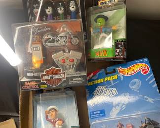 Collector mini dolls figurines