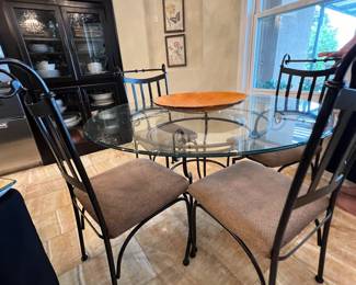 Asking $300 for beautiful Dinette Set