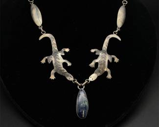 Signed Native American Sterling Necklace Gecko Motif