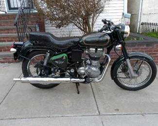 2017 FUEL INJECTED ROYAL ENFIELD BULLET 500. 5,800 MILES.