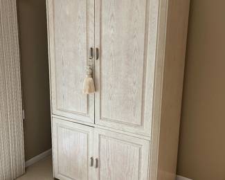 $1000 (was $1200) Henredon King size bed & 2 night stands 19x25, dresser 74L, 19D, 30H + mirror 43w x 52H includes armoire. 