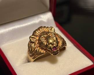 Gold Lion Ring With Diamond Eyes