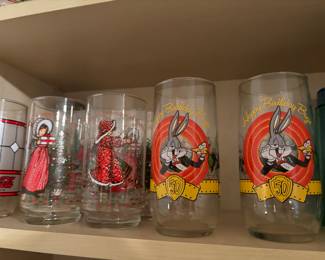 Vintage Bugs Bunny glasses