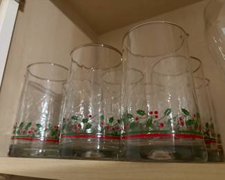 Vintage mistletoe glasses