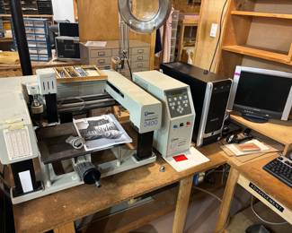 Hermes vanguard engraver with accessories