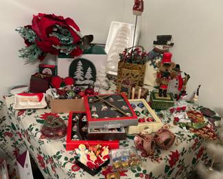 More Christmas decor and ornaments