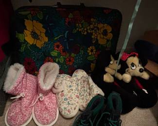 Vintage mid century suitcase, slippers