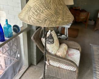 Cute parrot lamp 