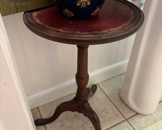 Accent table plant stand 