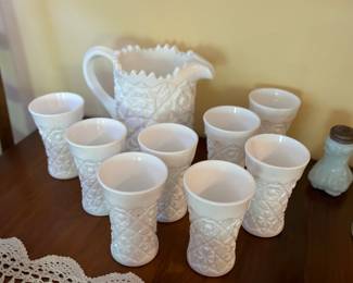 Milk glass pitcher / glass set