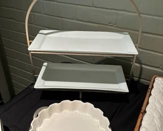 Serving trays, baking dishes