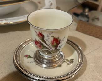 Elegant tea cup with sterling accent