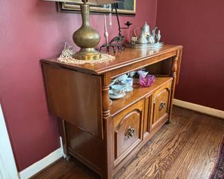 Matching buffet / server 