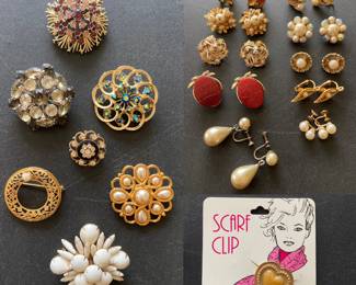 Vintage Jewelry Brooches & Clip Earrings 