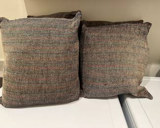 Set of 4 decorative pillows $50