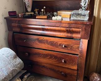 Antique dresser (needs pulls)