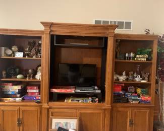 3 piece entertainment cupboard - excellent condition! The center has doors to close…removed for ease of moving. 