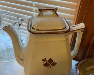 Vintage Royal Ironstone China Alfred Meakin Tea Leaf tea pot with lid