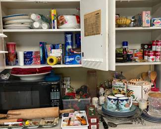 Microwave, kitchenware 