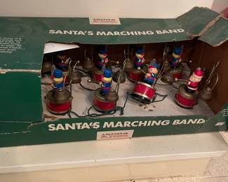 Mr Christmas Santa’s Marching Band