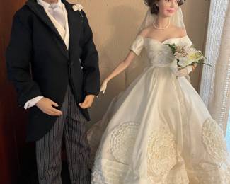 Porcelain Jackie and John F Kennedy Dolls
