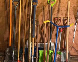 24 Assorted Garden And Yard Hand Tools