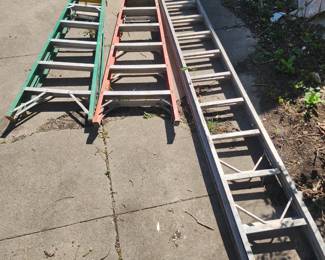 6 foot and 22 foot ladders