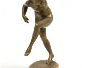 Martinelli, Bronze Sculpture, Nude Dancer, Ca. 1930, H 9.5" | Signed 'Martinelli Feria' '#923' to the base. Presented on variegated marble base, measuring H 10.5" overall. Provenance: From the Estate of Prominent Collector, Leon Zielinski, Macomb County, MI