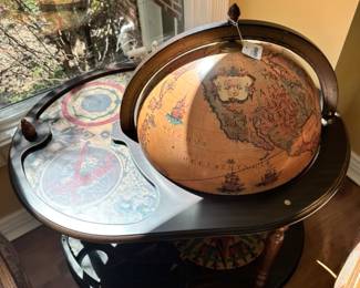 Vintage Globe Bar
