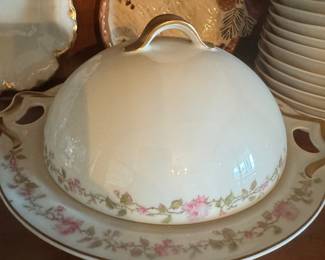 Haviland Limoge set of dishes that are absolutely beautiful! 