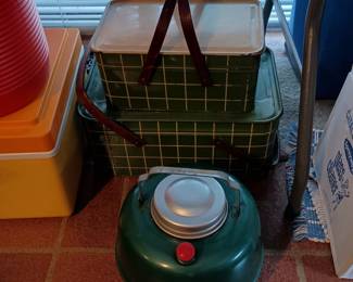 Picnic tin containers 