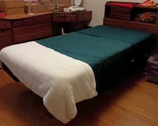This is the trundle bed that comes with the day bed