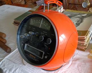 Weltron w/ 8-track and AM/FM Radio