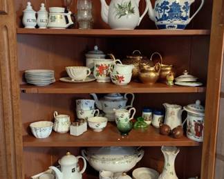 Ireland Belleck items
Tea pots