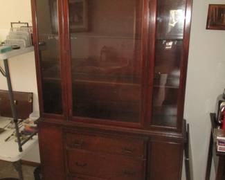 Duncan Phyfe china cabinet