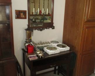 DESK, MIRROR AND HOUSEHOLD 