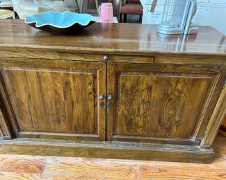 detail of other side of credenza