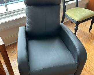 Streamlined black recliner