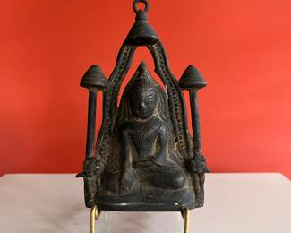 Chinese Qing dynasty figure of Buddha, circa 1800, bronze