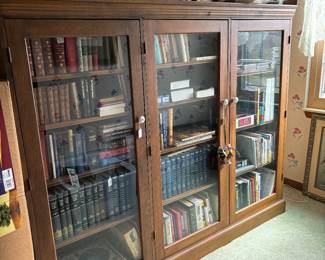 Great Oak Book case 4 shelves, 3 glass doors
