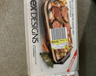 Pyrex designs 3 Qt Party Server