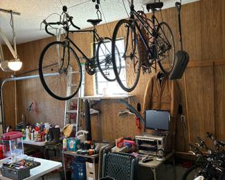 2 Mens Schwin Bikes 27" and 2 Ladies Bikes 26" Excellent condition