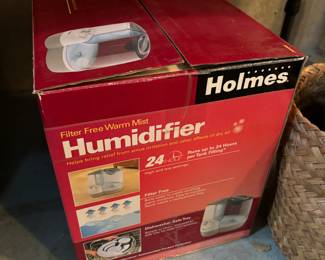 Humidifier by Holmes