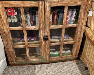 Love this Bookcase/storage - glass front