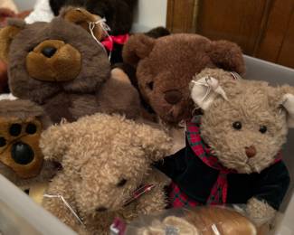 Love these Vintage Bears